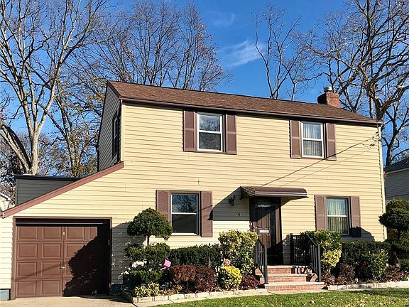 2nd image of 4 Roydon Dr W