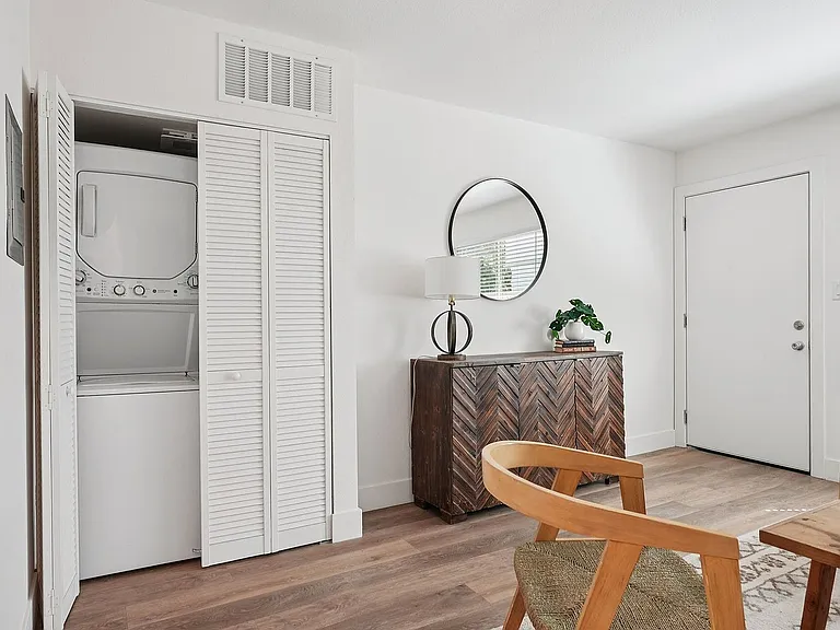 Midtown Haven Apartments — Photo 5