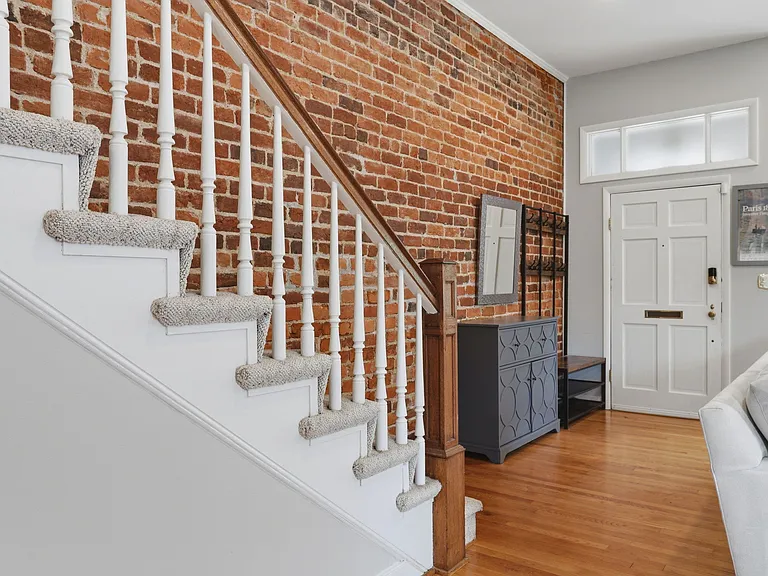 404 N Shields Ave — Photo 17