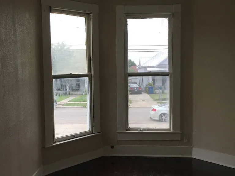 1018 S Olive St — Photo 4
