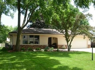 4327 Woodbury Ln, Racine, WI 53403