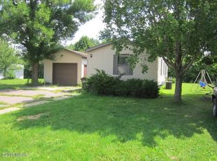61 Ken Rue Ln, Fairmont, MN 56031