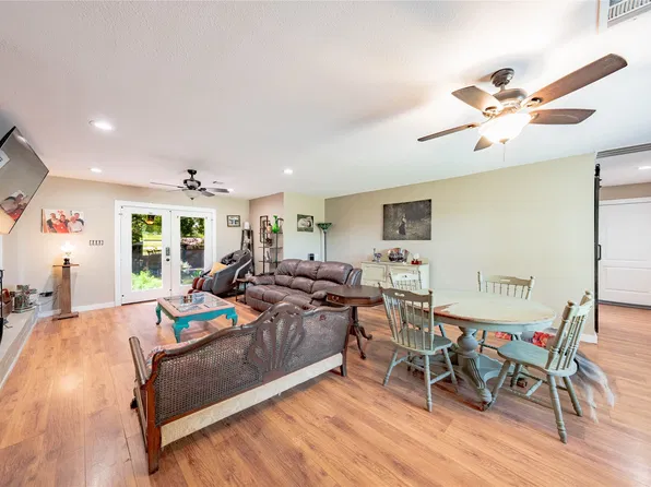 603 Mosley Dr, Athens, TX 75751