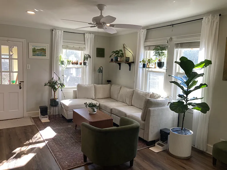 247 W Franklin Ave — Photo 6