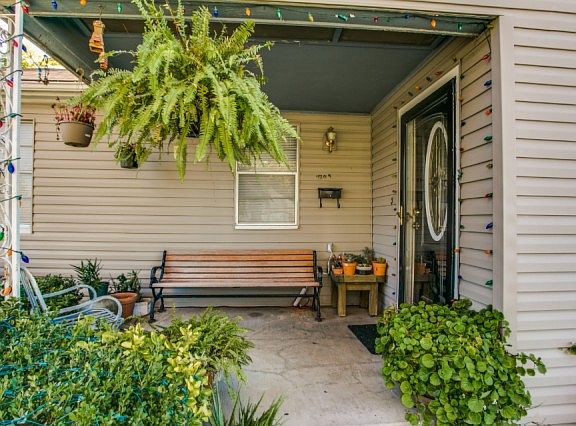 3rd image of 4809 Diaz Ave