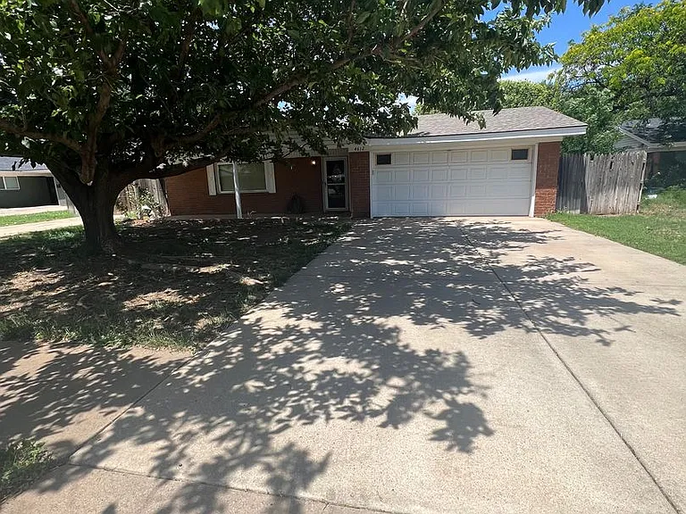 4612 Oregon Trl — Photo 1