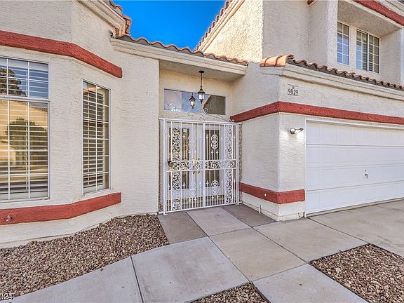 3rd image of 9829 Tarzana Ln