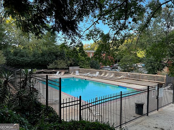 5th image of 250 Little St APT A105