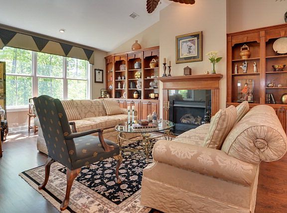 5th image of 204 Bellewood Dr