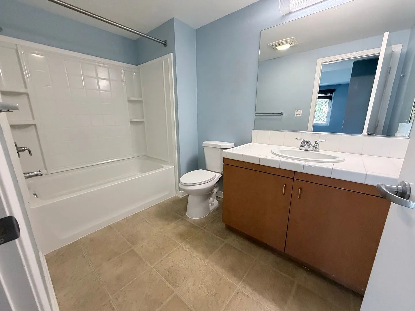 Modern 2-Bedroom Condo in the Heart of Downtown San Diego — Photo 4