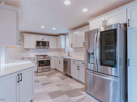 3rd image of 13236 Tomson Dr