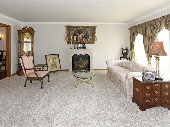 4th image of 918 W Carolyn Dr