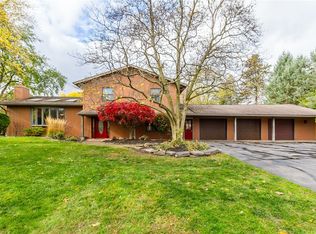 11 Larwood Dr, Rochester, NY 14618