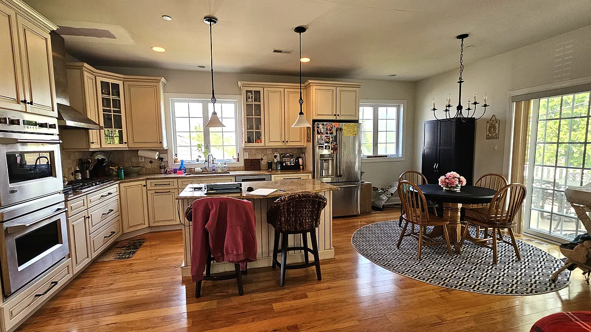 Kitchen/Dining Room - 215 New St