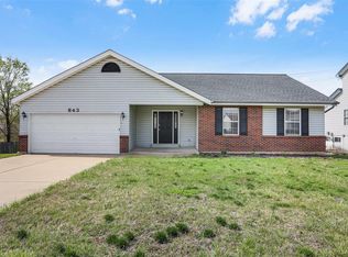843 Notre Dame Dr, O'Fallon, MO