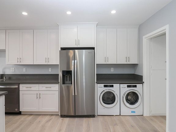 3rd image of 2310 E 5th St APT 7