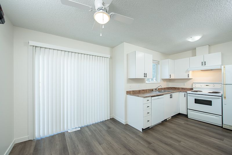 Spruce Grove Apartment for rent - 2 Bedrooms — photo 56