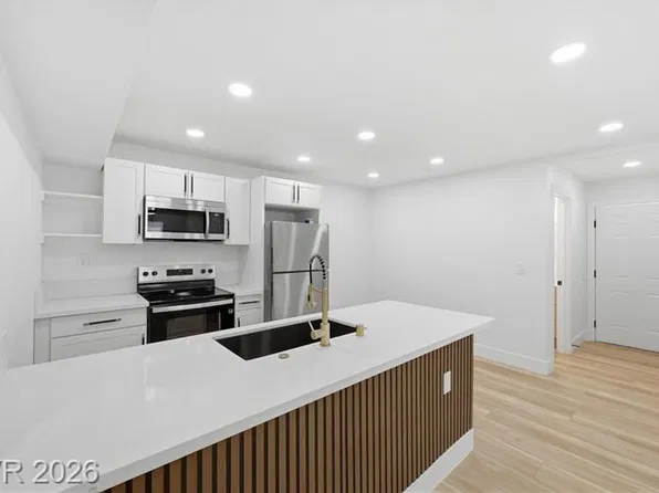 488 Albert Ave APT 4, Las Vegas, NV 89119