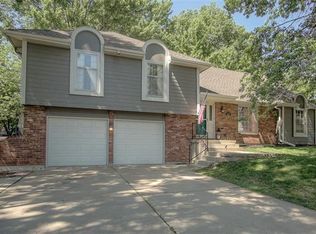 1402 SW 9th St, Lees Summit, MO 64081