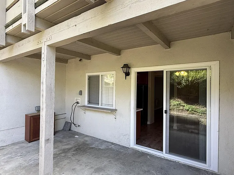 23732 Hillhurst Dr #73 — Photo 23