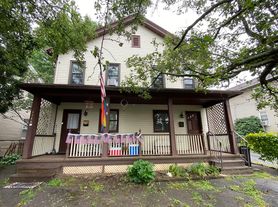 1742-1744 Wayne Ave, 1742