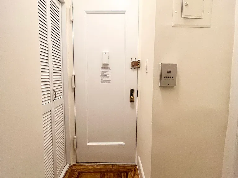 125 Washington Pl #3B — Photo 14