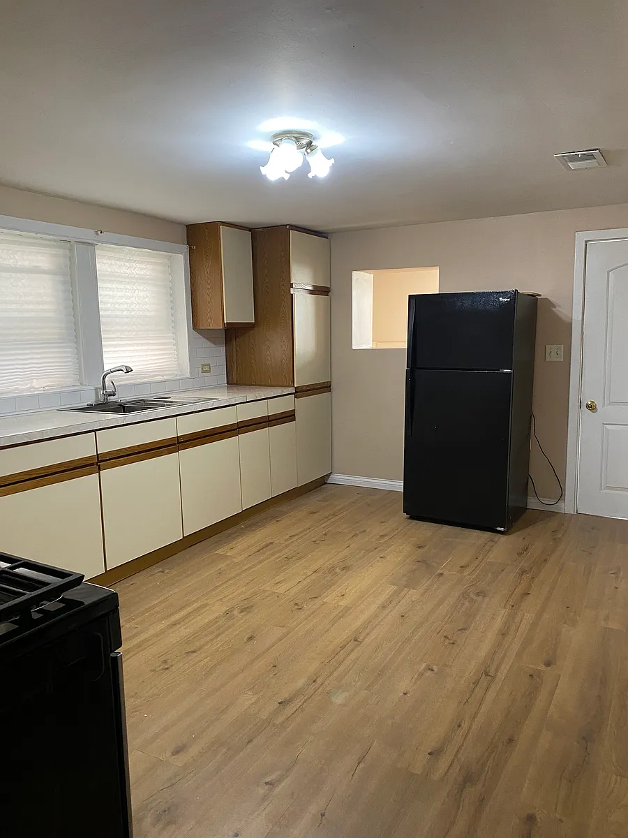 Building Photo - 2832 S Pulaski Rd #1