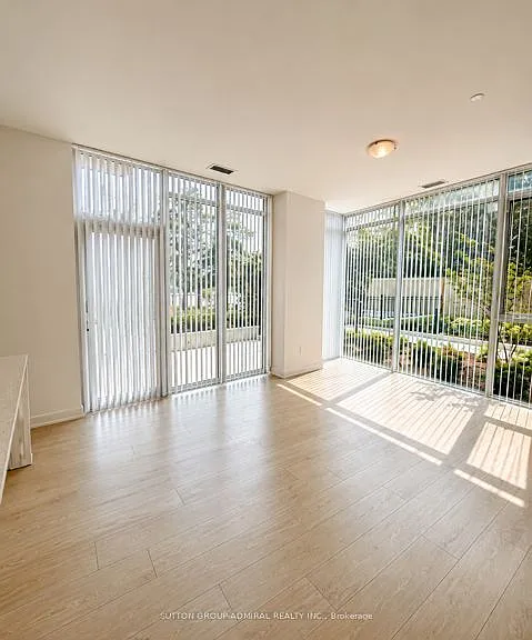 5858 Yonge St #Townhouse 10 — Photo 4