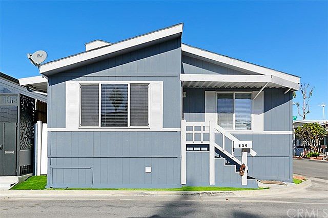 139 Cottonwood Ln Seal Beach Ca 90740 Mls Oc21013074 Zillow