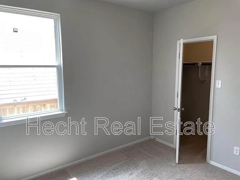 196 Fabion St — Photo 28