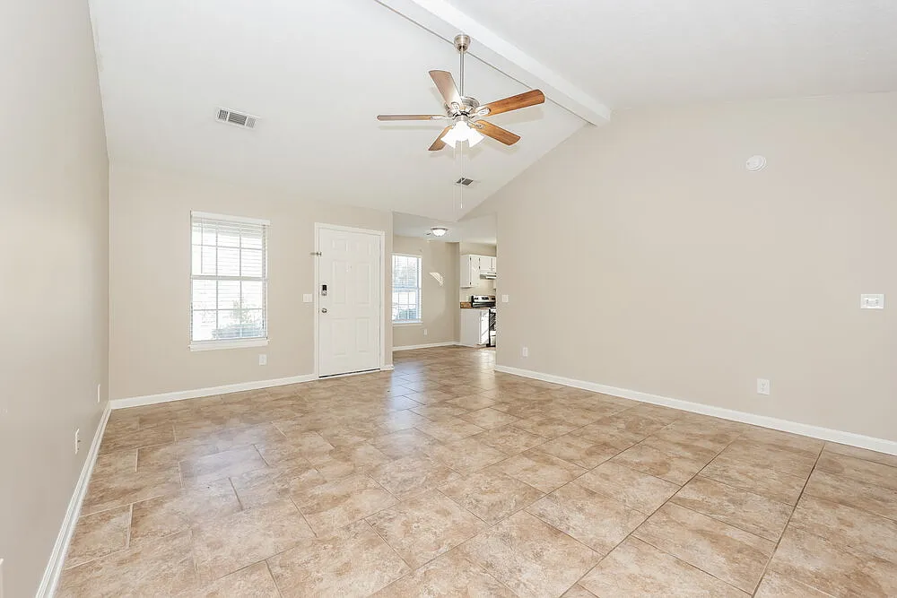 3 bed, 2.0 bath, 1200 sqft, $1,770 — Photo 4