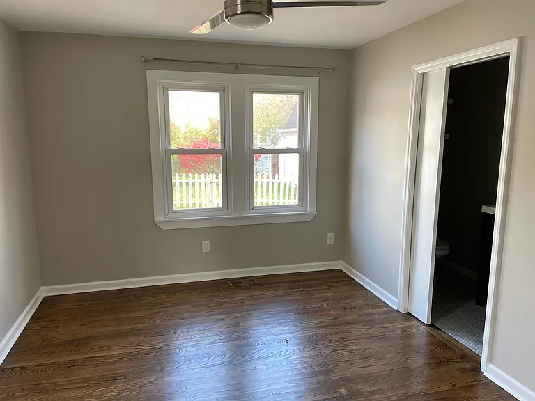 2110 Creighton Ave — Photo 16