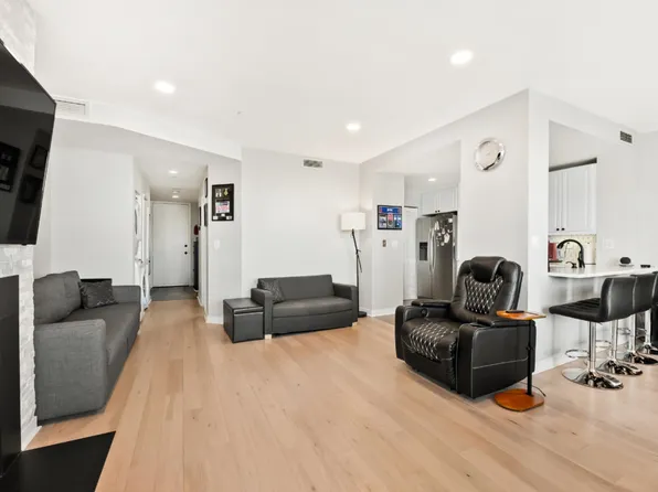 600 Harbor Boulevard image 11 of 28