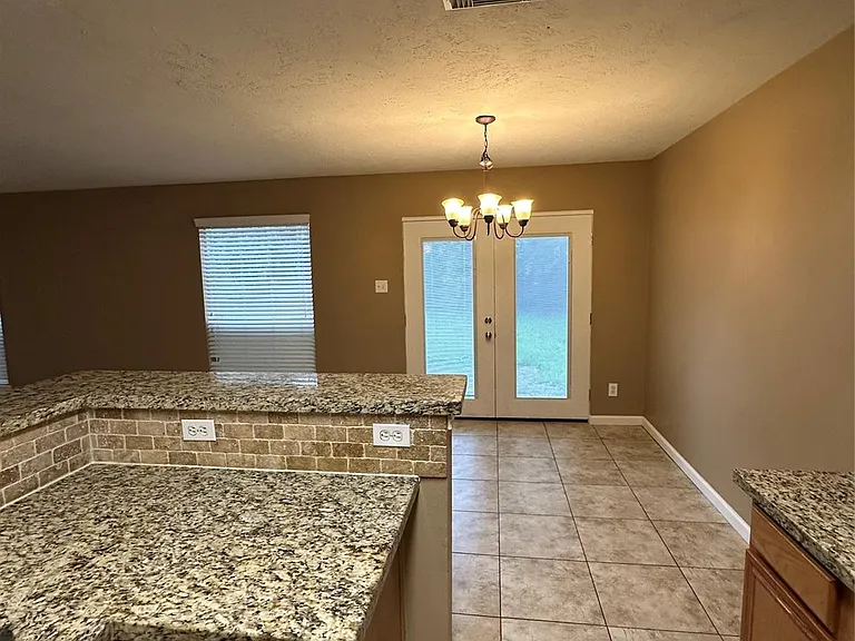 12110 Bowsman Dr — Photo 23