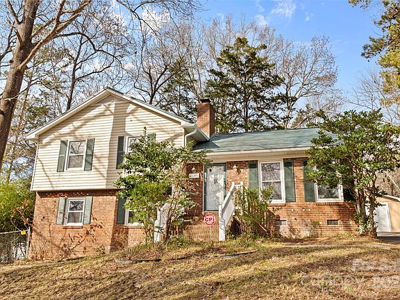 3rd image of 7401 Kilcullen Dr