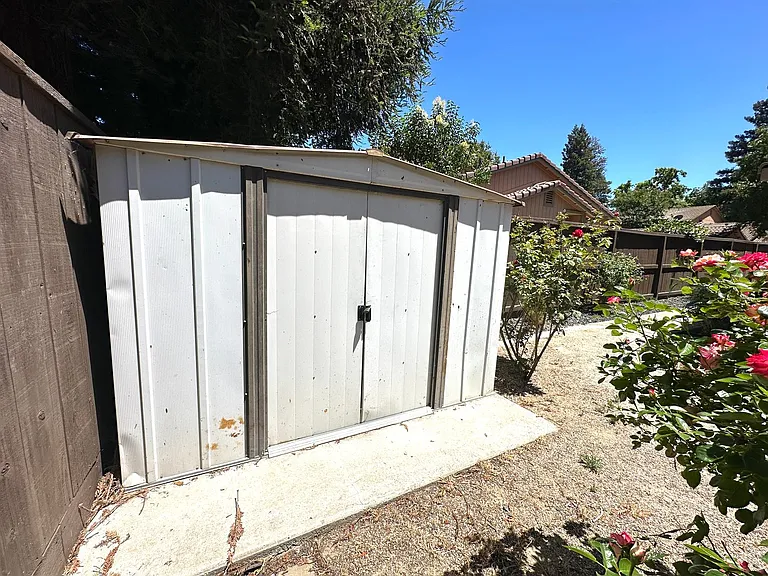 4004 Elmo Loop #D — Photo 23