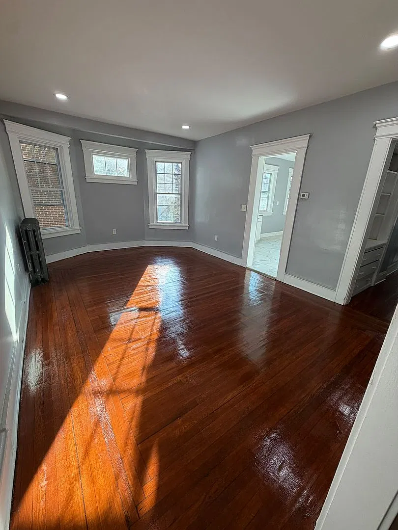 304 Winthrop — Photo 2
