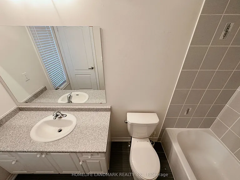 35 Hyacinth St — Photo 19