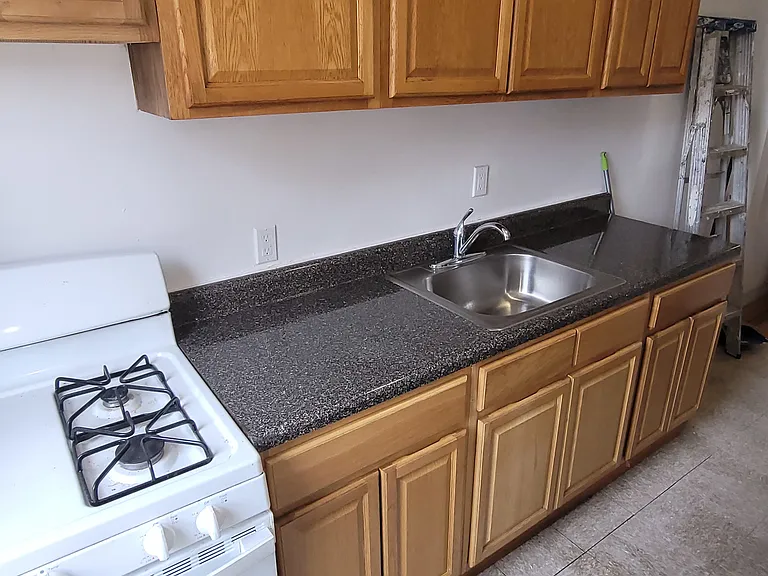 1425 University Ave #F6 — Photo 7