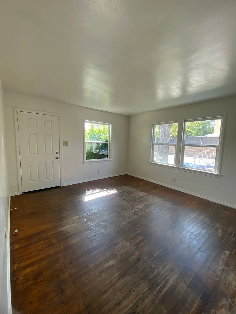 2315 Terrace Way — Photo 3
