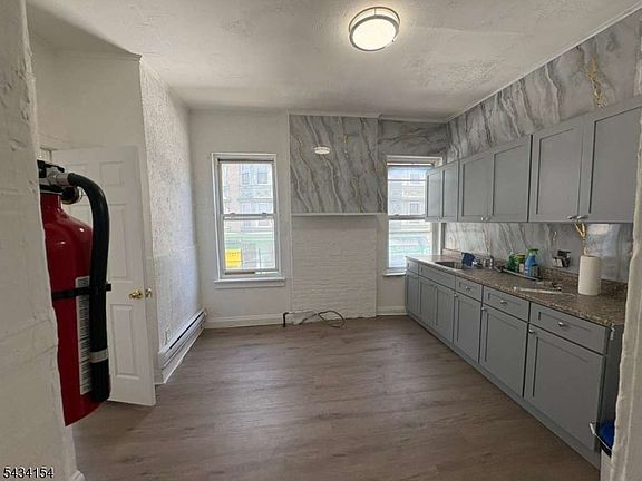 3rd image of 250 Straight St