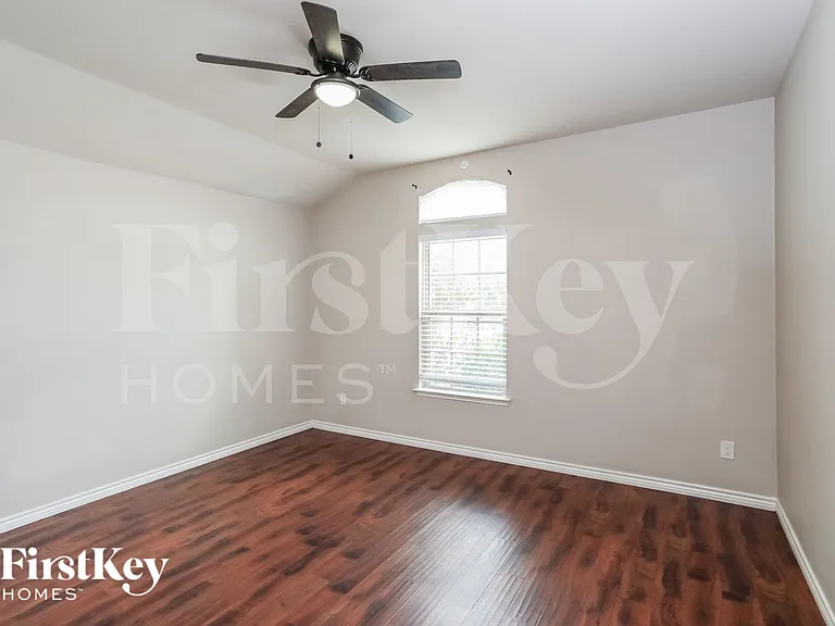 1417 Villa Paloma Blvd — Photo 12