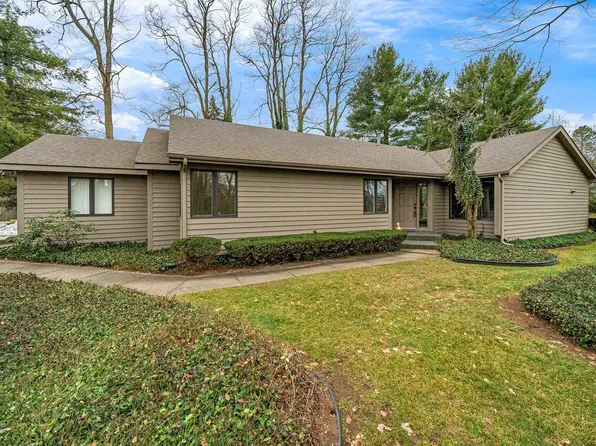 17990 Sable Ridge Dr, South Bend, IN 46635