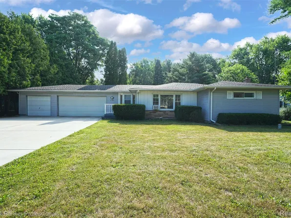 7194 N Center Rd, Mount Morris, MI 48458