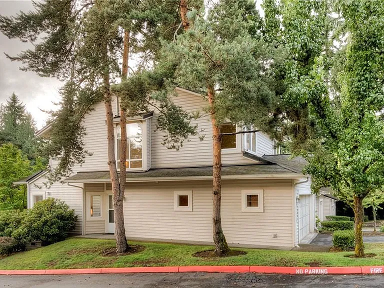 12431 NE 7th Pl — Photo 24