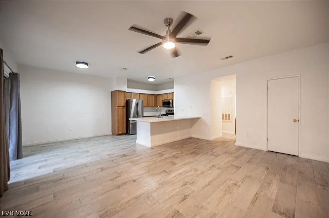 2 bed, 2.0 bath, 1073 sqft, $1,495 — Photo 1