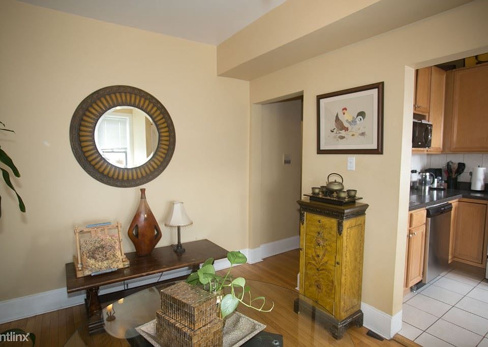 1st image of 2836 N Francisco Ave APT 3B