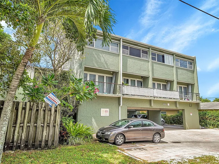 1005 SW 15th Ave #10 — Photo 4