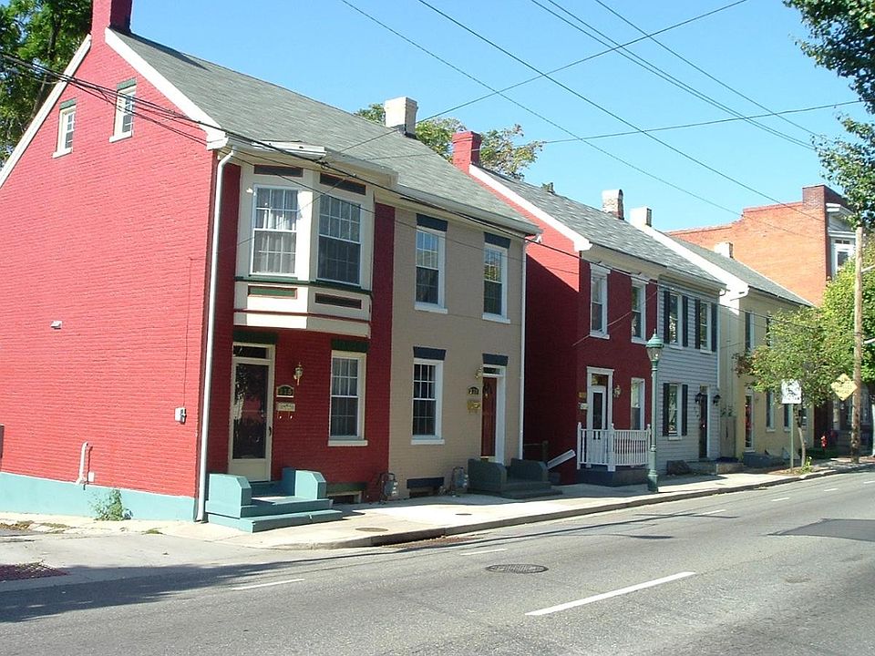 1st image of 213 E Franklin St