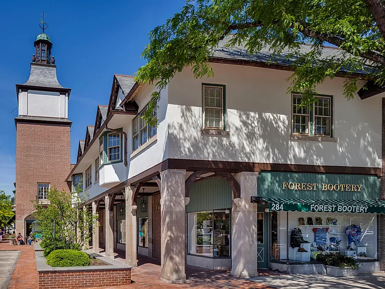 Historic Lake Forst Market Square